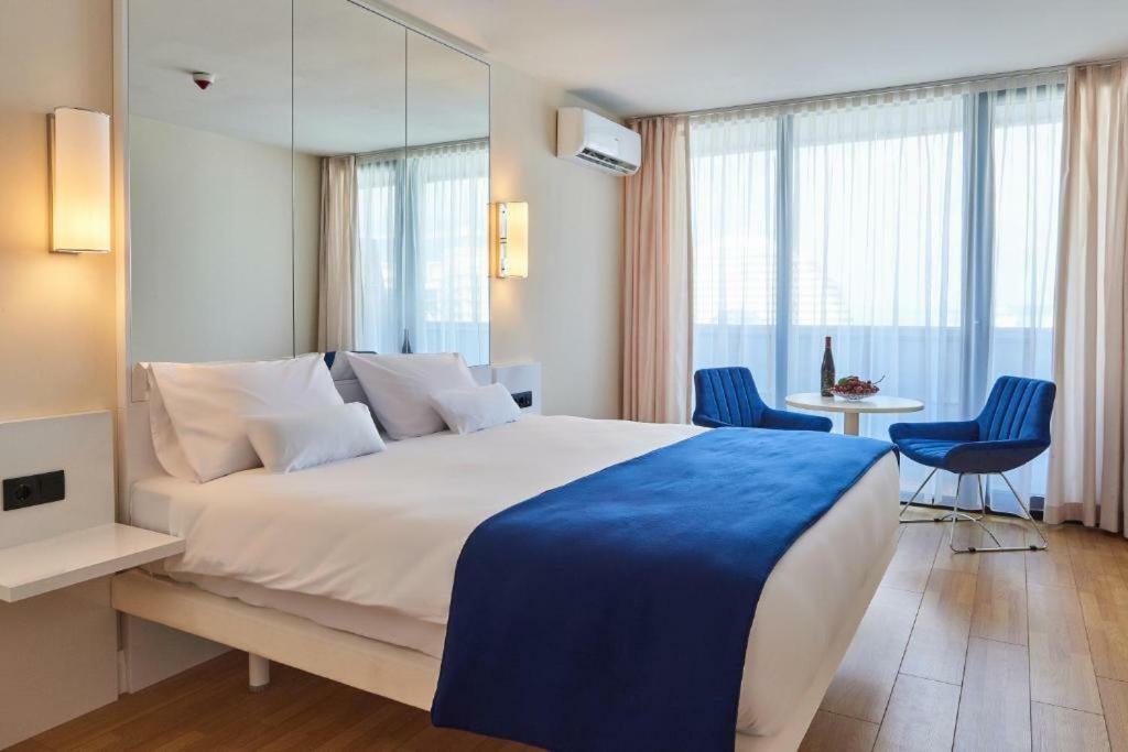 Deluxe Hotel Room In The Heart Of Batumi Orbi City A Block المظهر الخارجي الصورة